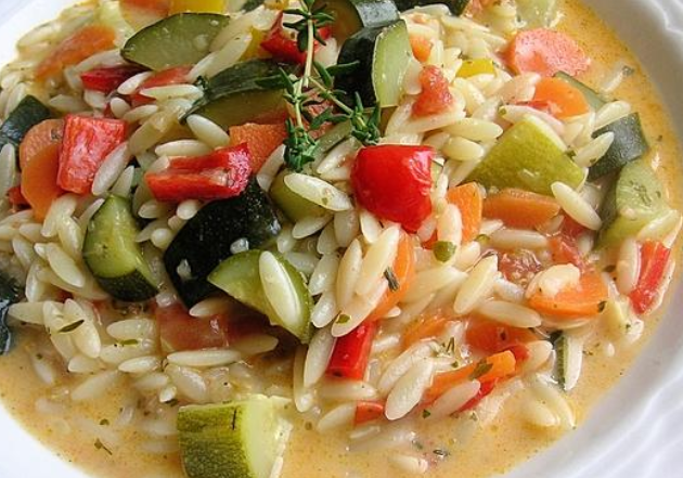 griechischer_eintopf_mit_kritharaki.png griechischer_eintopf_mit_kritharaki.png