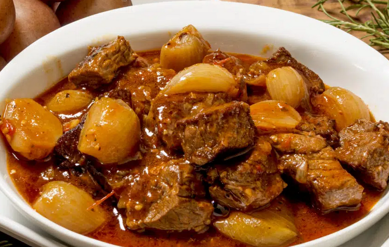 griechischer_rindfleisch_eintopf_stifado.png griechischer_rindfleisch_eintopf_stifado.png