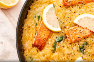 orzo-zitronen-pasta_mit_lachs.png